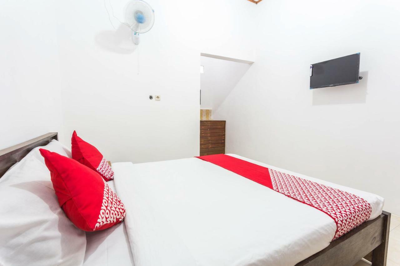 Oyo 1323 Murni Homestay Мангсит Экстерьер фото